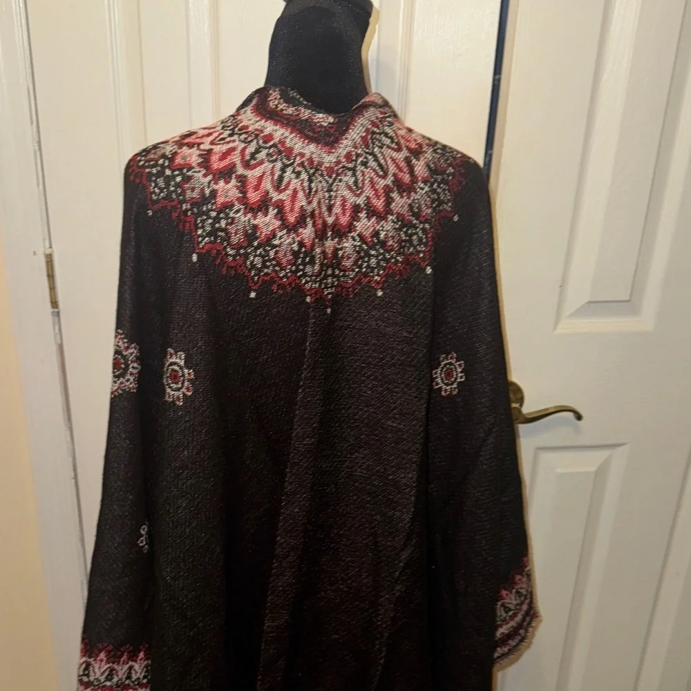 Black and Red Patterned Shawl